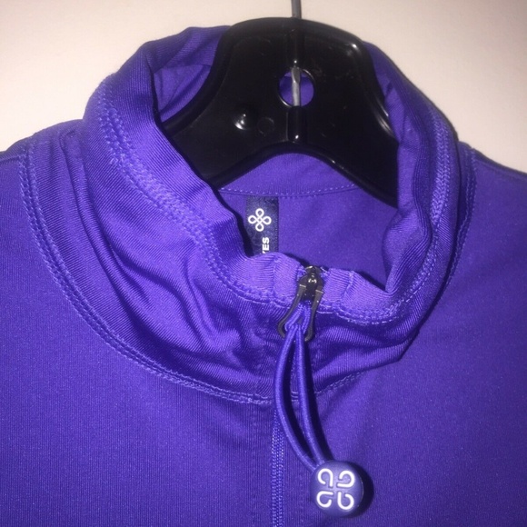 (SOLD). Denver Hayes Sports Shirt Women - Picture 5 of 6